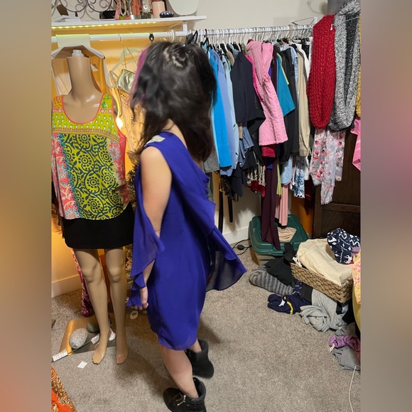 Size 4 Little blue dress off one shoulder - Picture 17 of 17